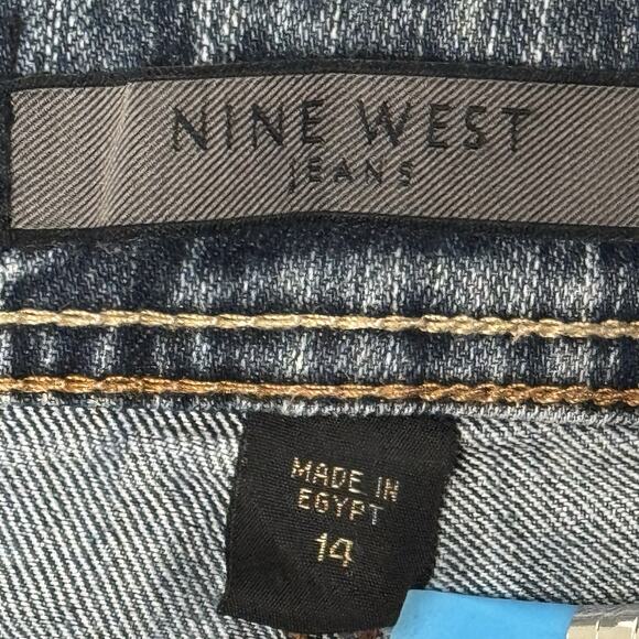 Nine West Women’s Jeans Sz 14 Blue Denim Straight Leg Mid Rise Double Button - Picture 4 of 9